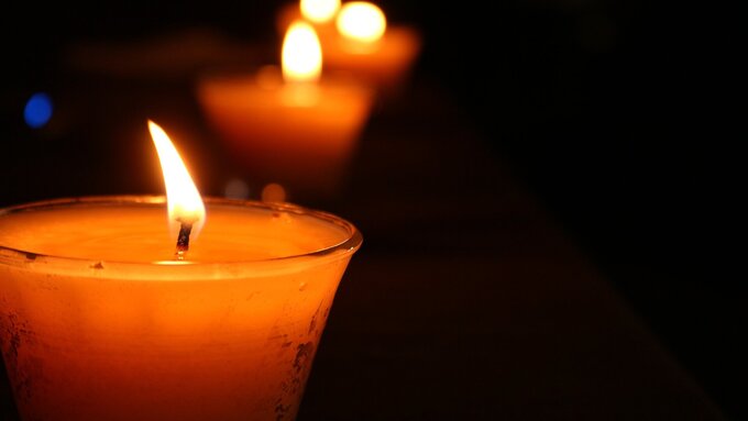 candles-gb03a60834_1920.jpg