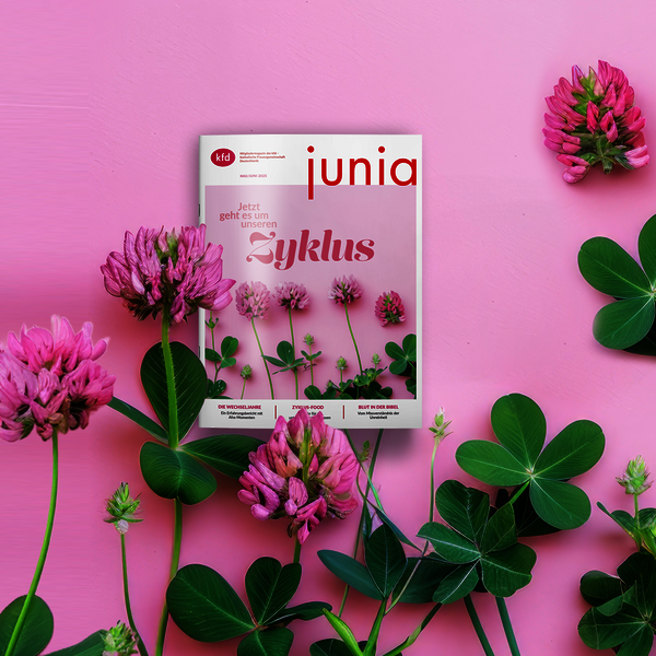 Junia Cover 03/2025