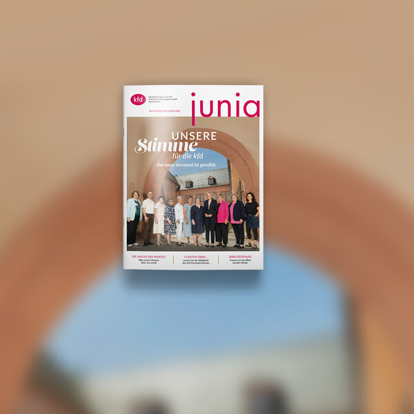 Cover Junia Ausgabe 05/2025